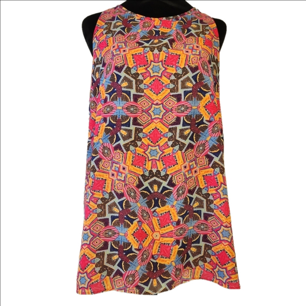 3/$25 Emma & Olivia bold funky sleeveless Barbie pink top lined tank top Medium